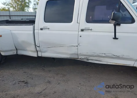 1995 Ford F350 z USA, uszkodzony, nr VIN 1FTJW35F1SEA71098